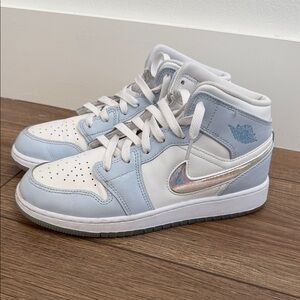 Air Jordan 1 Mid SE GS Glitter Swoosh 6Y